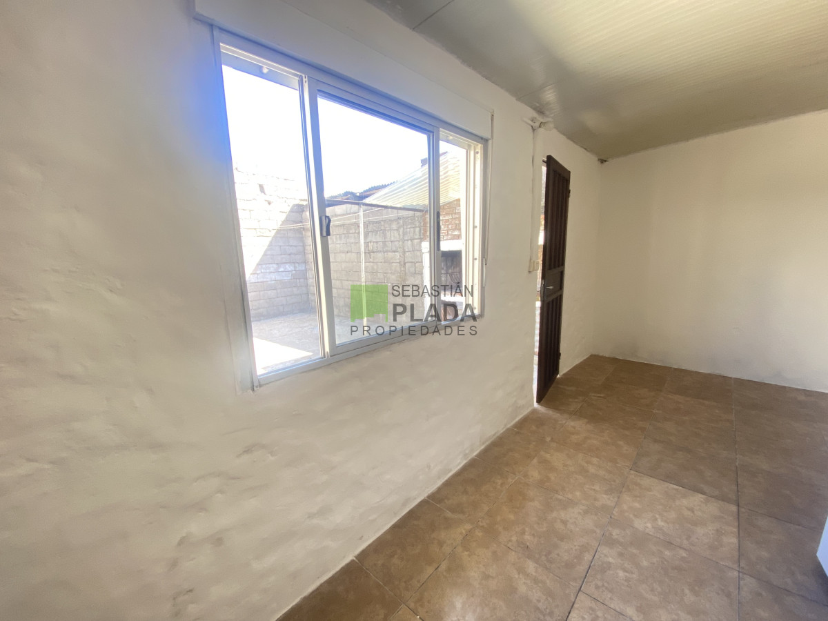 Casa ID.1019 - Casa de 1 Dormitorio en Alquiler en San Carlos