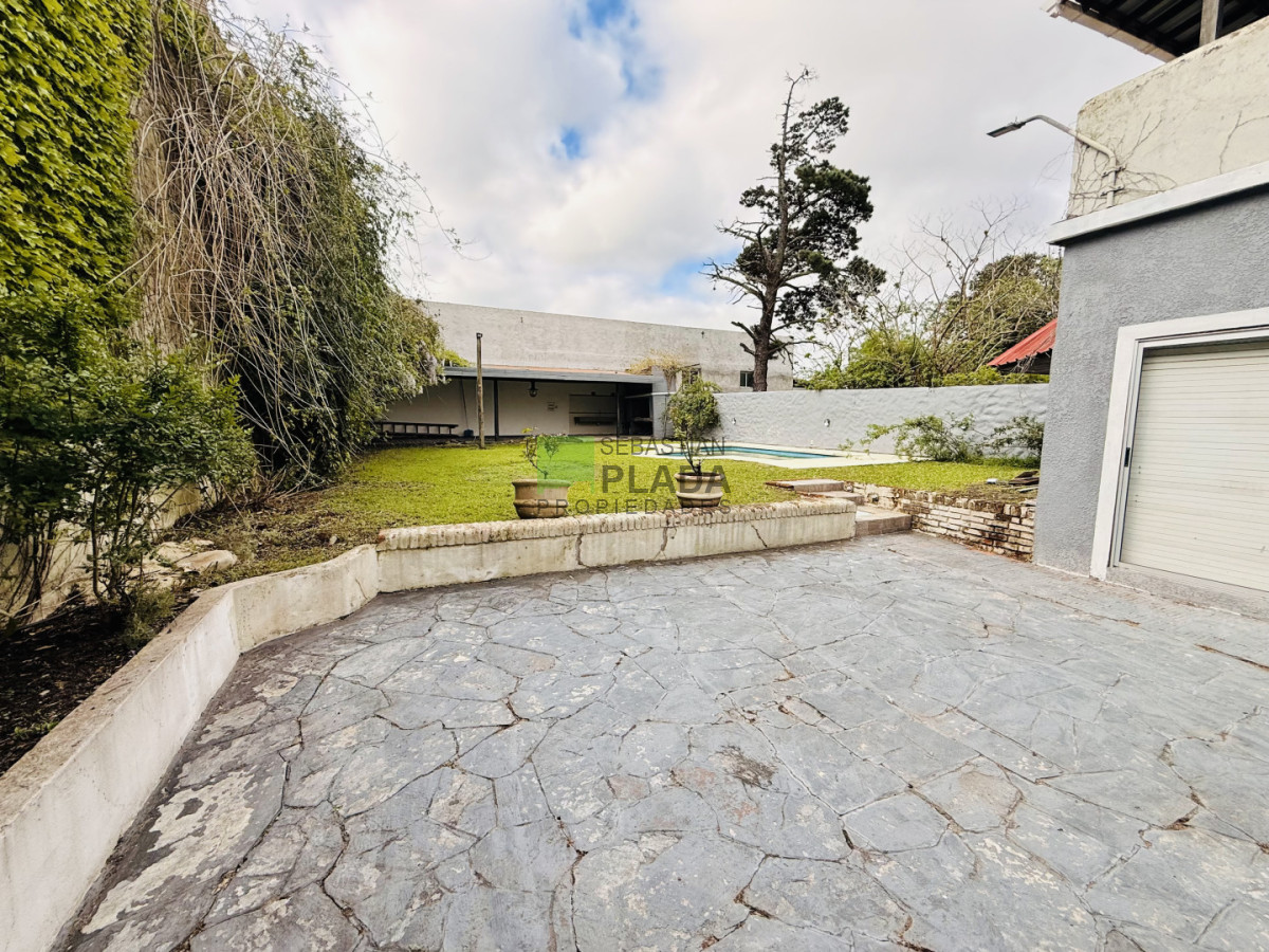 Casa ID.1103 - Casa sobre 18 Julio, ideal Empresa o Profesional