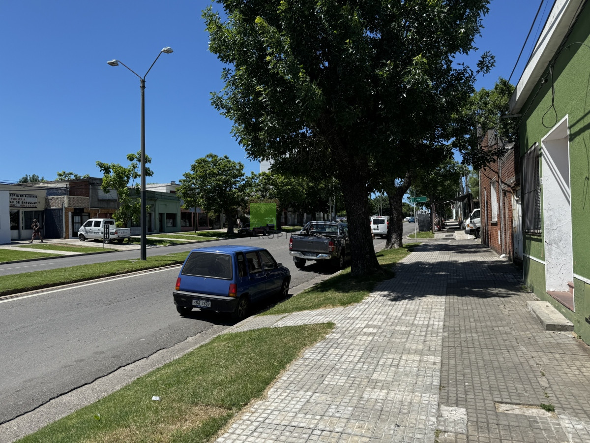 Casa ID.830 - Casa de 2 Dormitorios Sobre Avenida Alvariza en Venta