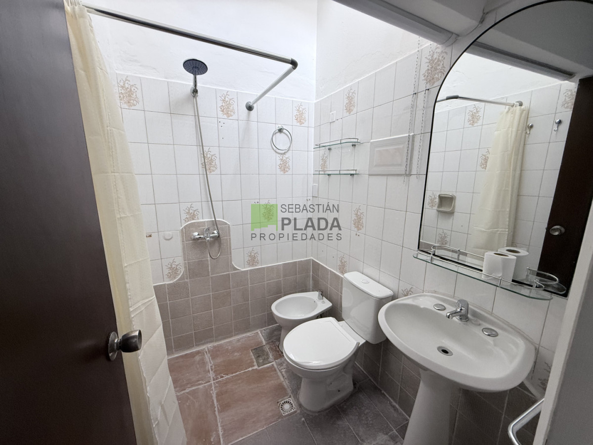 Casa ID.718 - Casa de 3 Dormitorios Céntrica, con garaje.