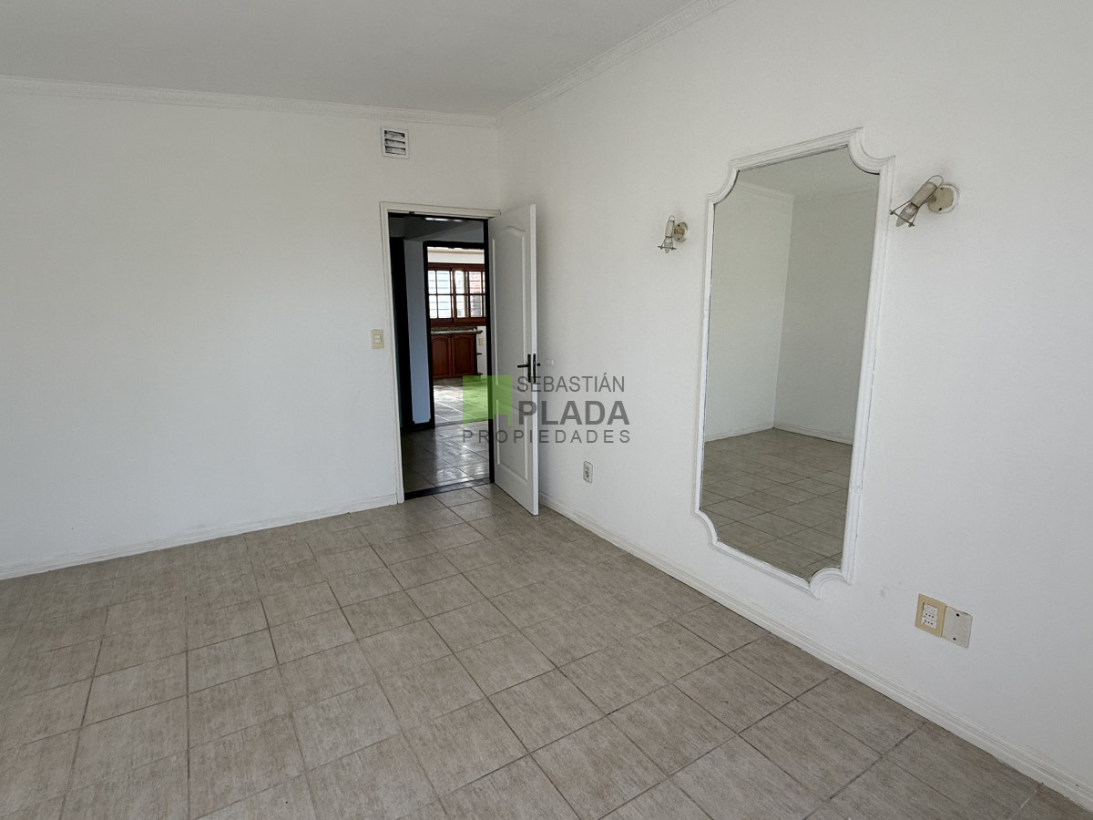 Casa ID.1012 - Casa Plancha 2 Dormitorios con Cochera.