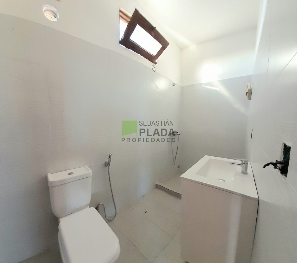 Casa ID.576 - PRÓXIMAMENTE EN ALQUILER!! Casa de altos, 3 dormitorios sobre Av. Alvariza
