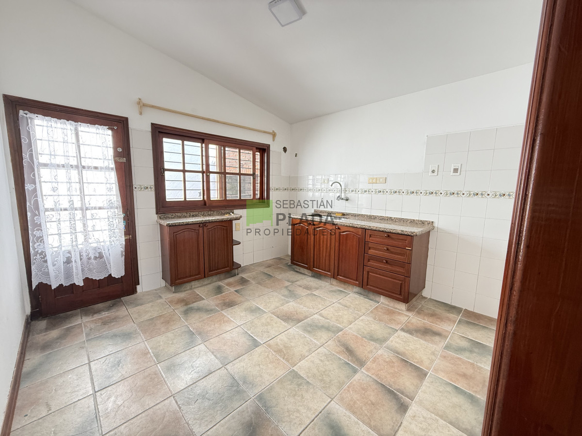 Casa ID.1012 - Casa Plancha 2 Dormitorios con Cochera.