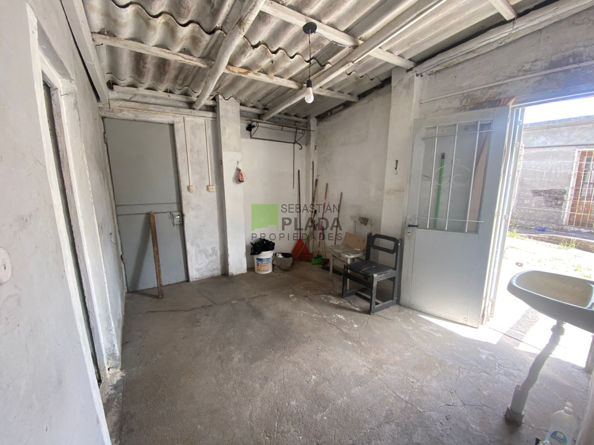 Casa ID.930 - Casa Céntrica 2 Dormitorios y Garaje en Venta en San Carlos