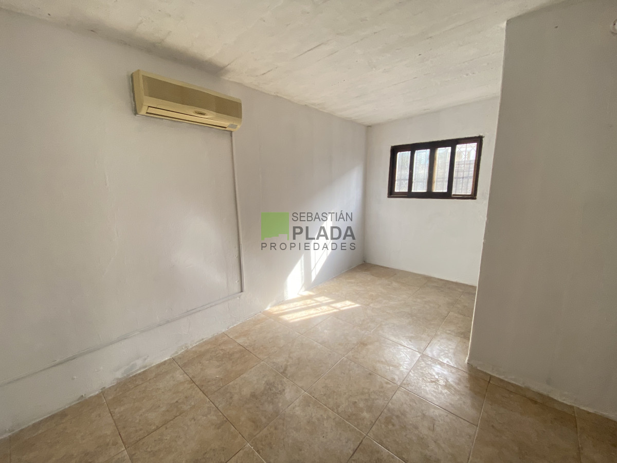 Casa ID.1016 - Casa de 1 Dormitorio y Entrada para Auto en San Carlos  está alquilada
