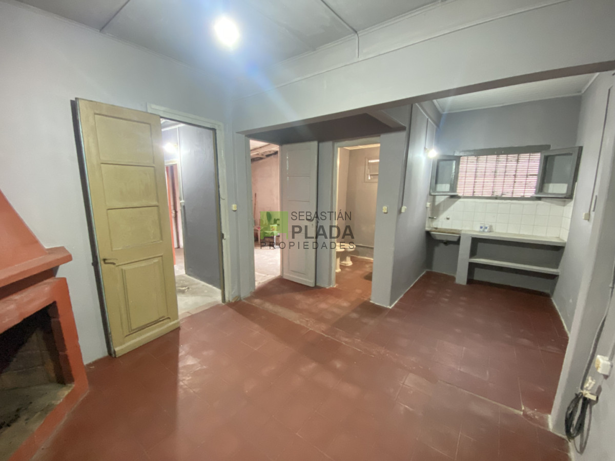 Casa ID.930 - Casa Céntrica 2 Dormitorios y Garaje en Venta en San Carlos