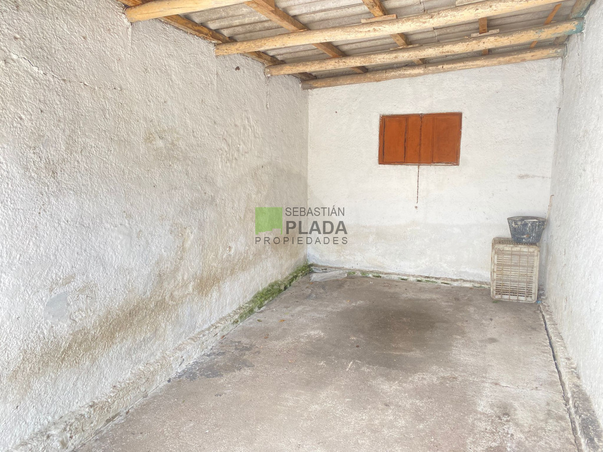 Casa ID.930 - Casa Céntrica 2 Dormitorios y Garaje en Venta en San Carlos
