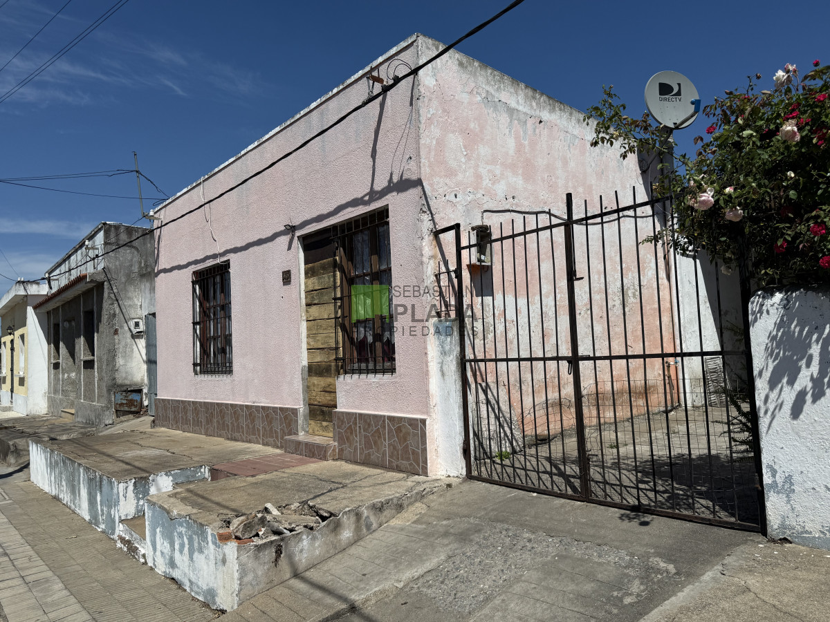 Casa ID.1021 - Casa a reciclar cecana a Rambla y servicios