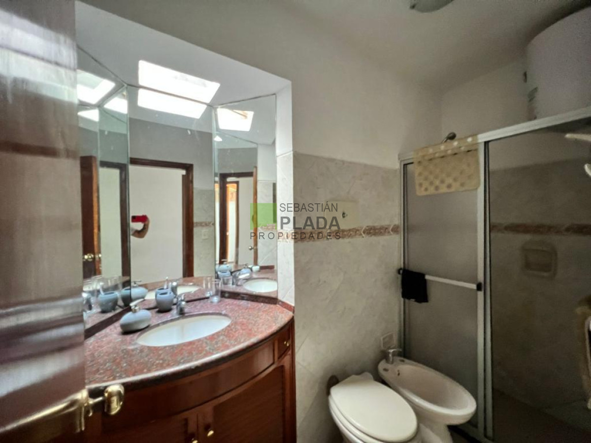 Casa ID.896 - Importante Casa de 4 Dormitorios en Venta en San Carlos