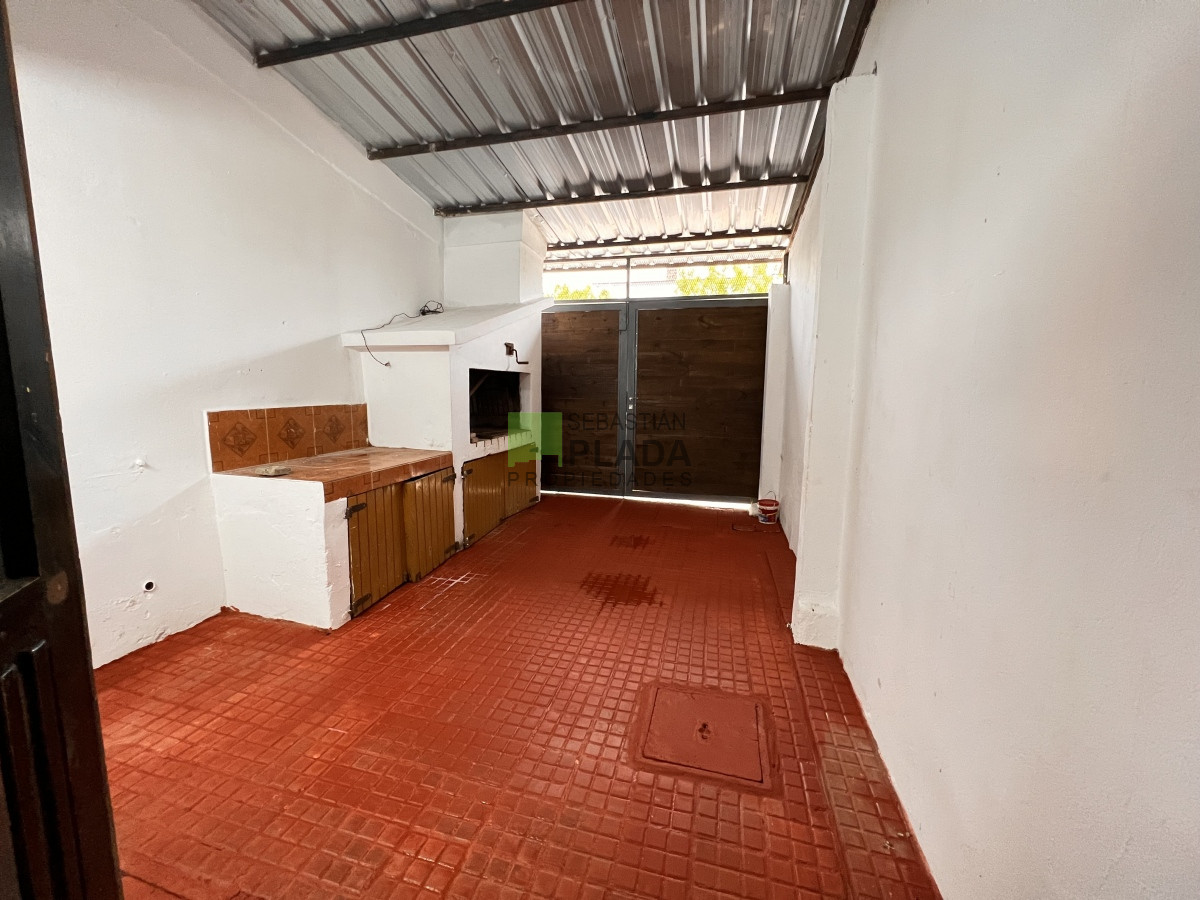 Casa ID.798 - Casa de 2 Dormitorios y Garaje en San Carlos