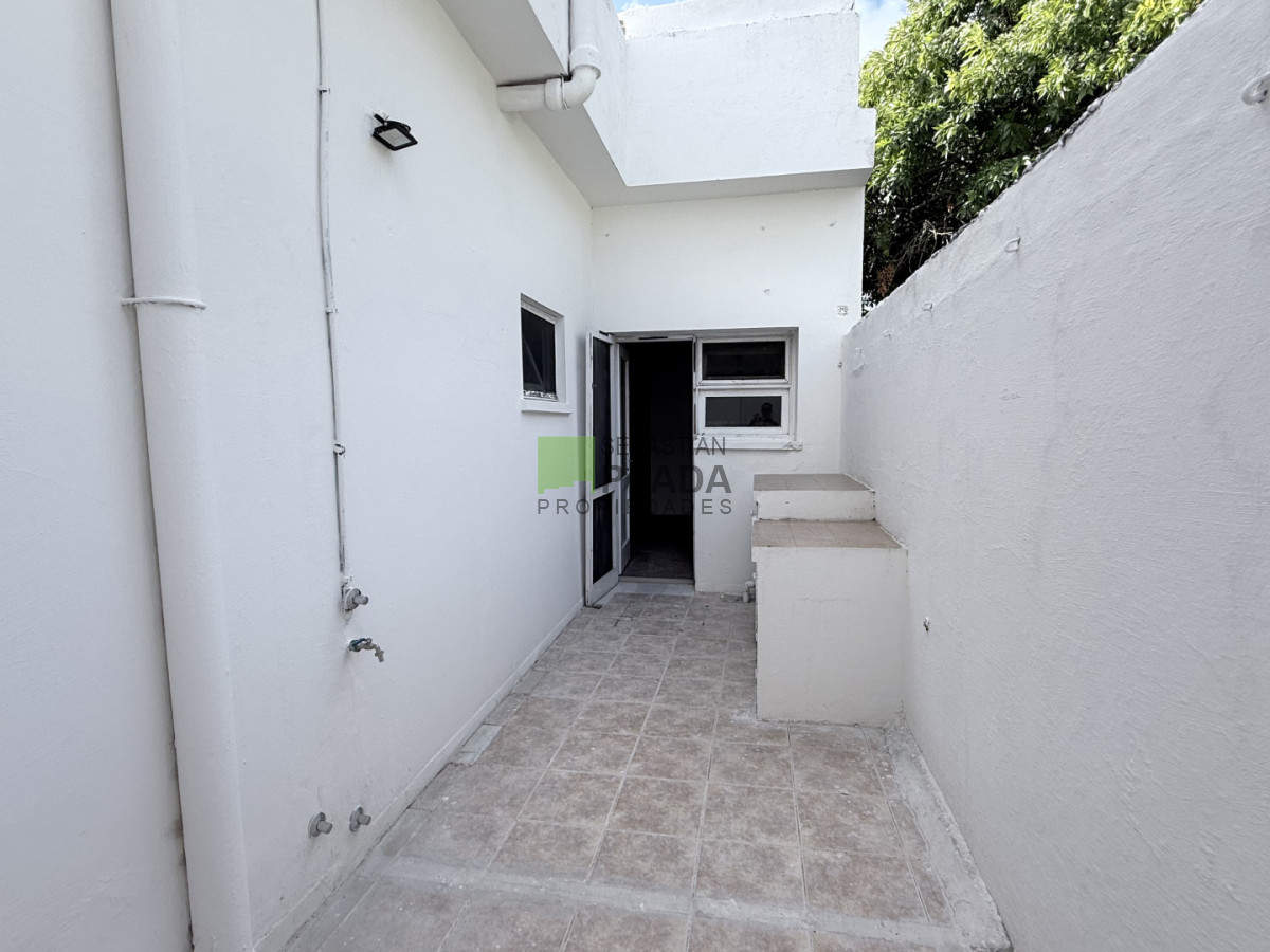 Casa ID.718 - Casa de 3 Dormitorios Céntrica, con garaje.