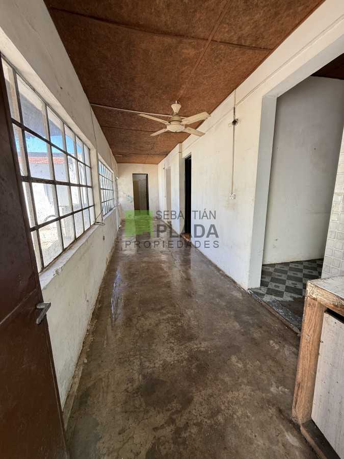 Casa ID.1032 - Casa 2 dormitorios, céntrica, amplio terreno