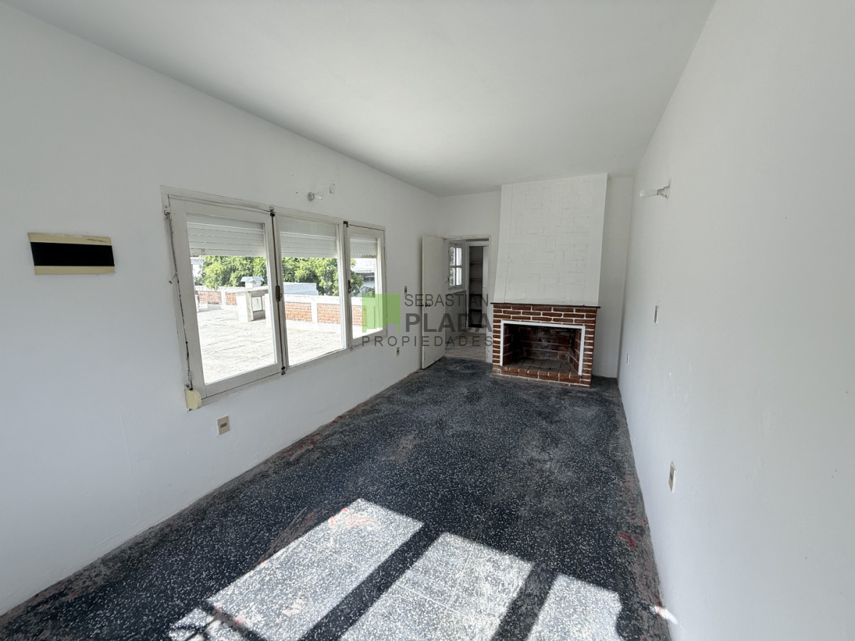 Casa ID.718 - Casa de 3 Dormitorios Céntrica, con garaje.