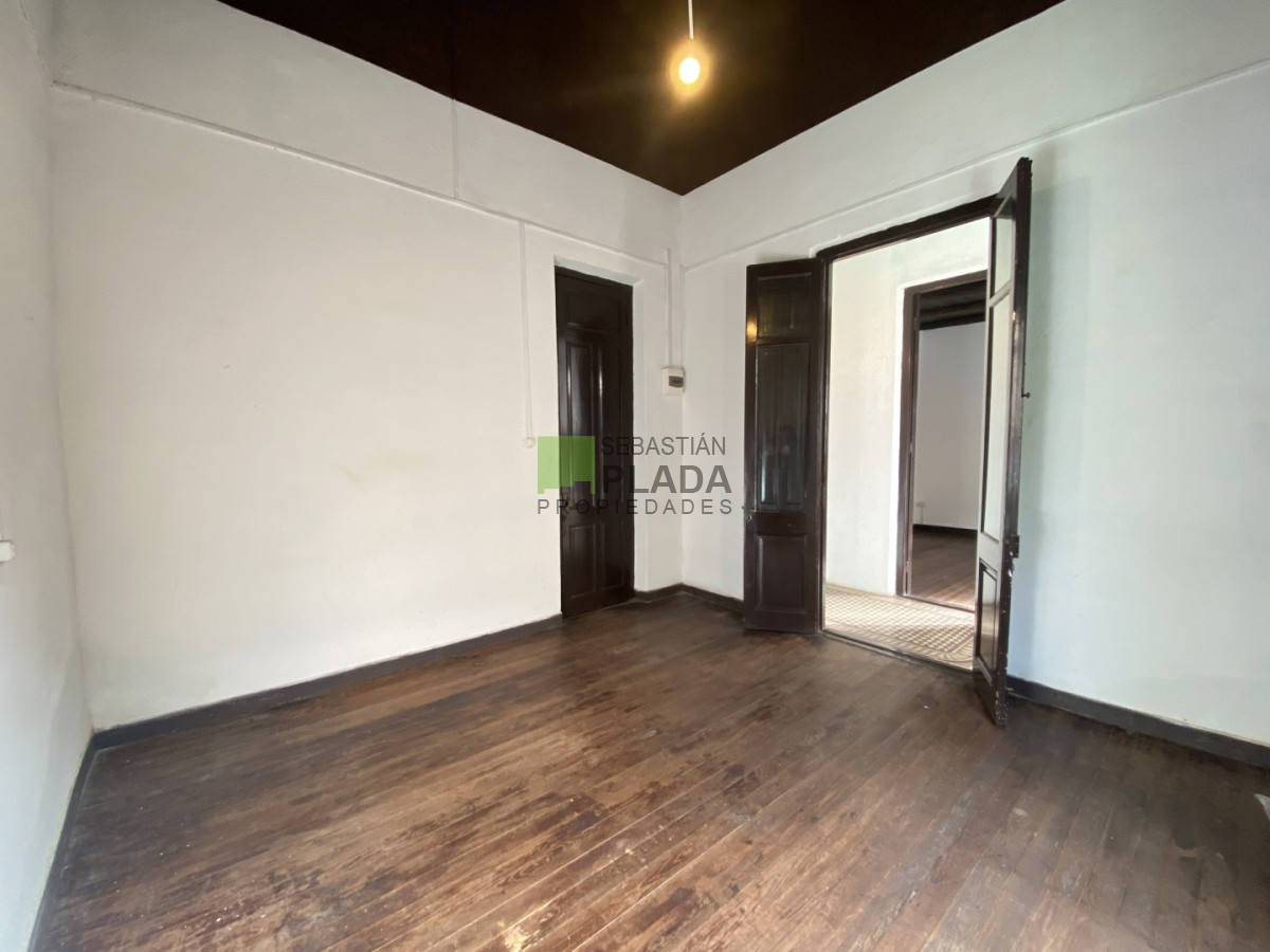 Casa ID.679 - Casa 4 Dormitorios con garaje en alquiler en el Centro de San Carlos