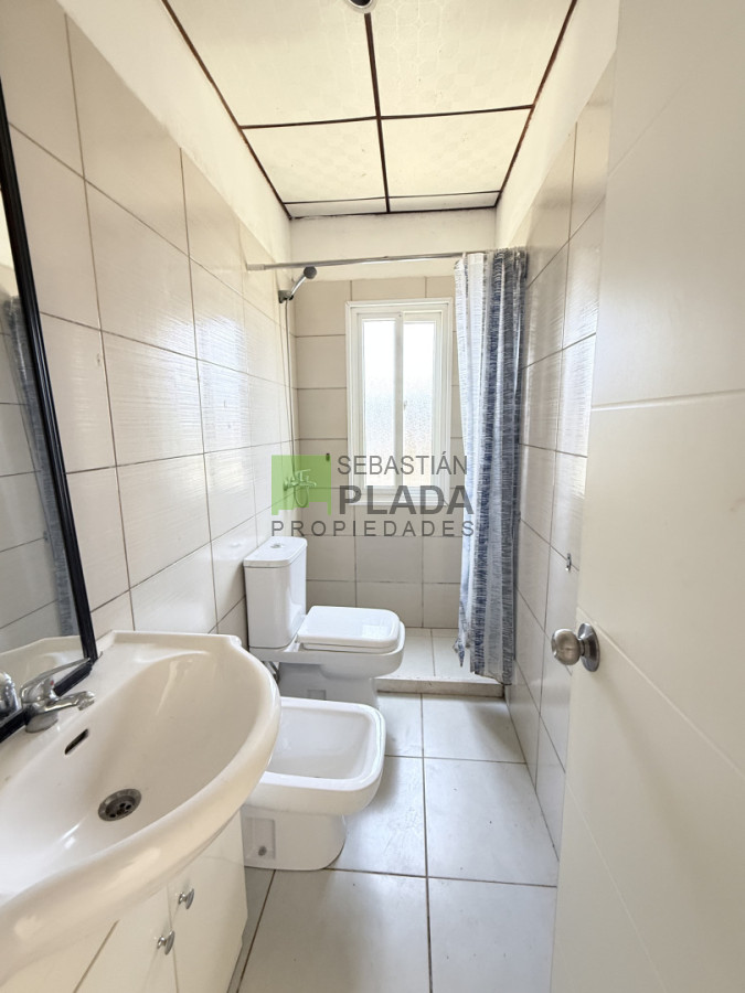 Casa ID.1042 - En alquiler 2 dormitorios, cochera