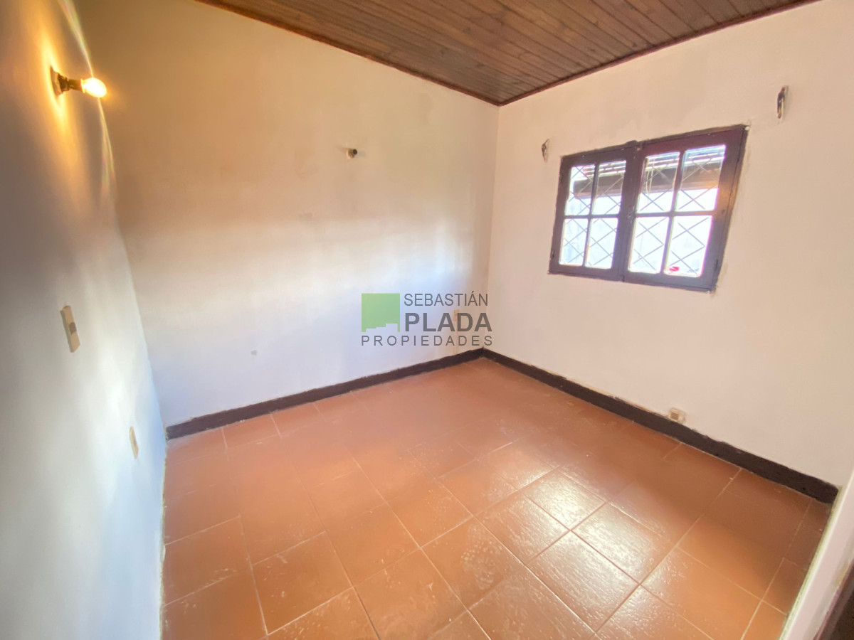 Casa ID.909 - Casa de 3 Dormitorios y Patio en Venta en el Centro de San Carlos
