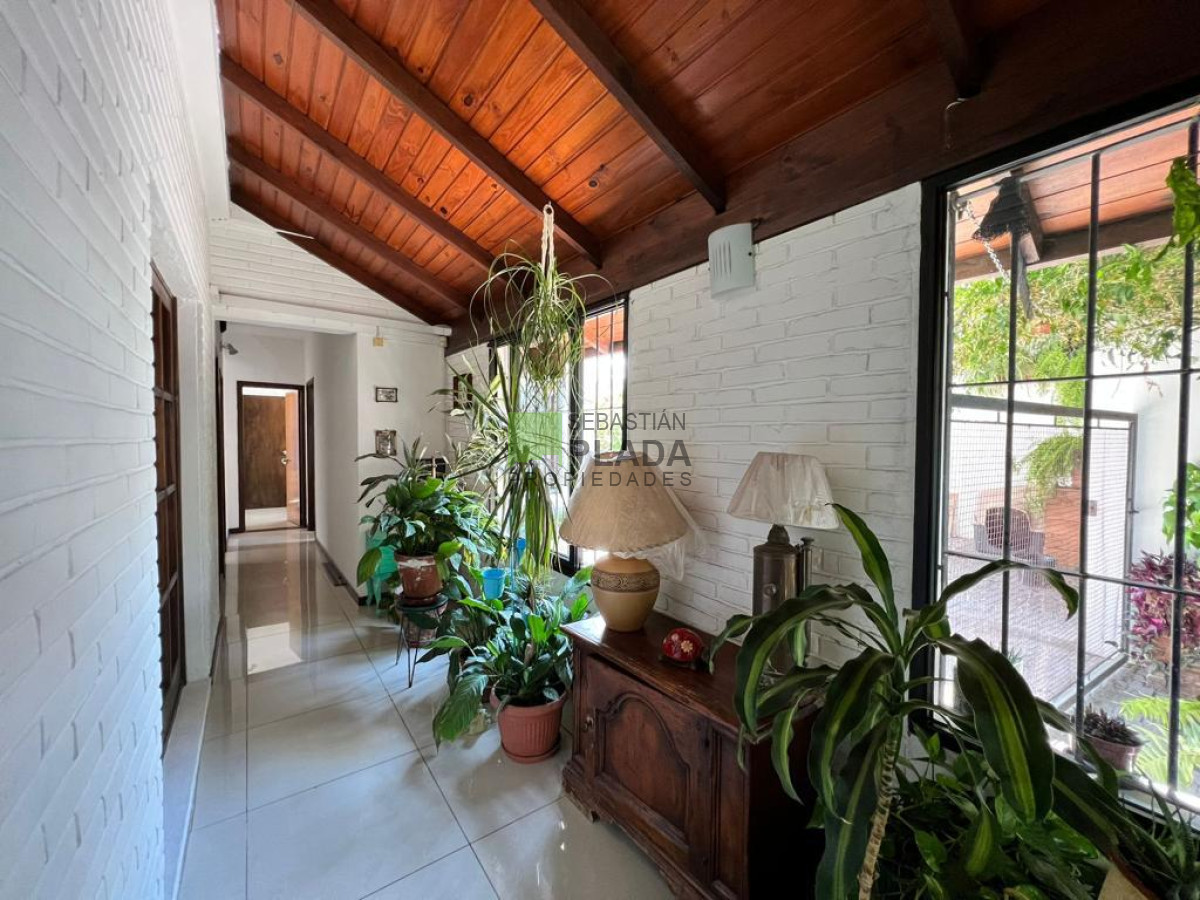 Casa ID.896 - Importante Casa de 4 Dormitorios en Venta en San Carlos