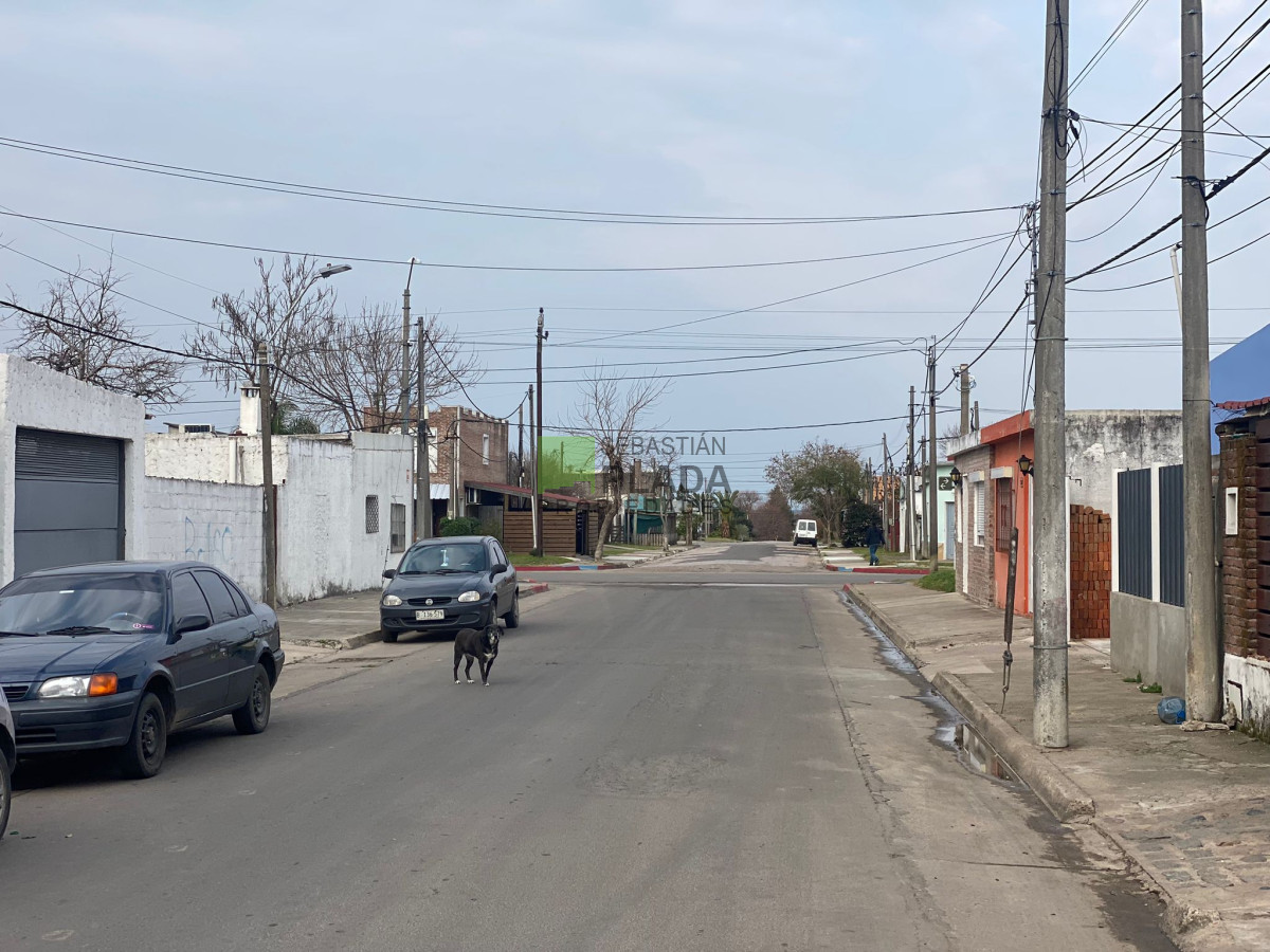 Casa ID.909 - Casa de 3 Dormitorios y Patio en Venta en el Centro de San Carlos