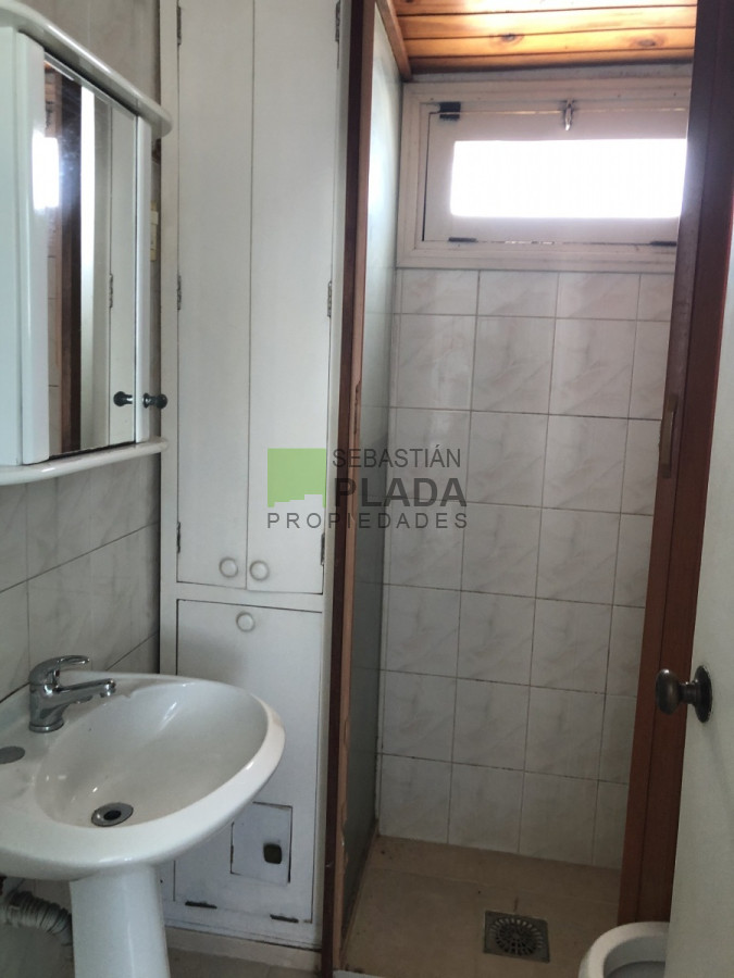 Casa ID.238 - Casa 4 dormitorios, Galpón, Garage, Patio, cercana al centrto, a pasos de la Rambla