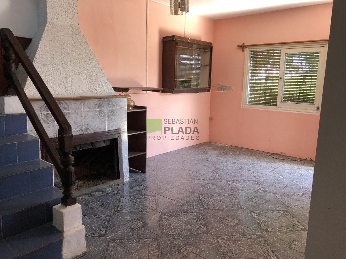 Casa ID.238 - Casa 4 dormitorios, Galpón, Garage, Patio, cercana al centrto, a pasos de la Rambla