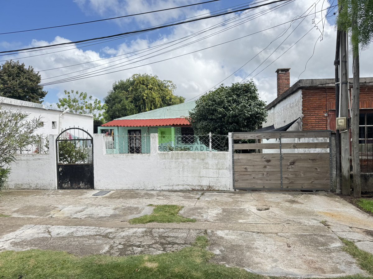Casa ID.968 - Casa 2 dormitorios sobre amplio terreno, 