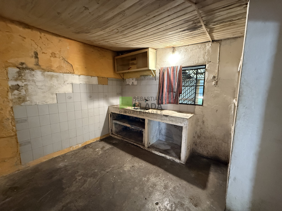 Casa ID.1021 - Casa a reciclar cecana a Rambla y servicios