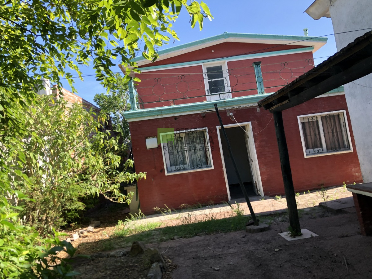 Casa ID.238 - Casa 4 dormitorios, Galpón, Garage, Patio, cercana al centrto, a pasos de la Rambla