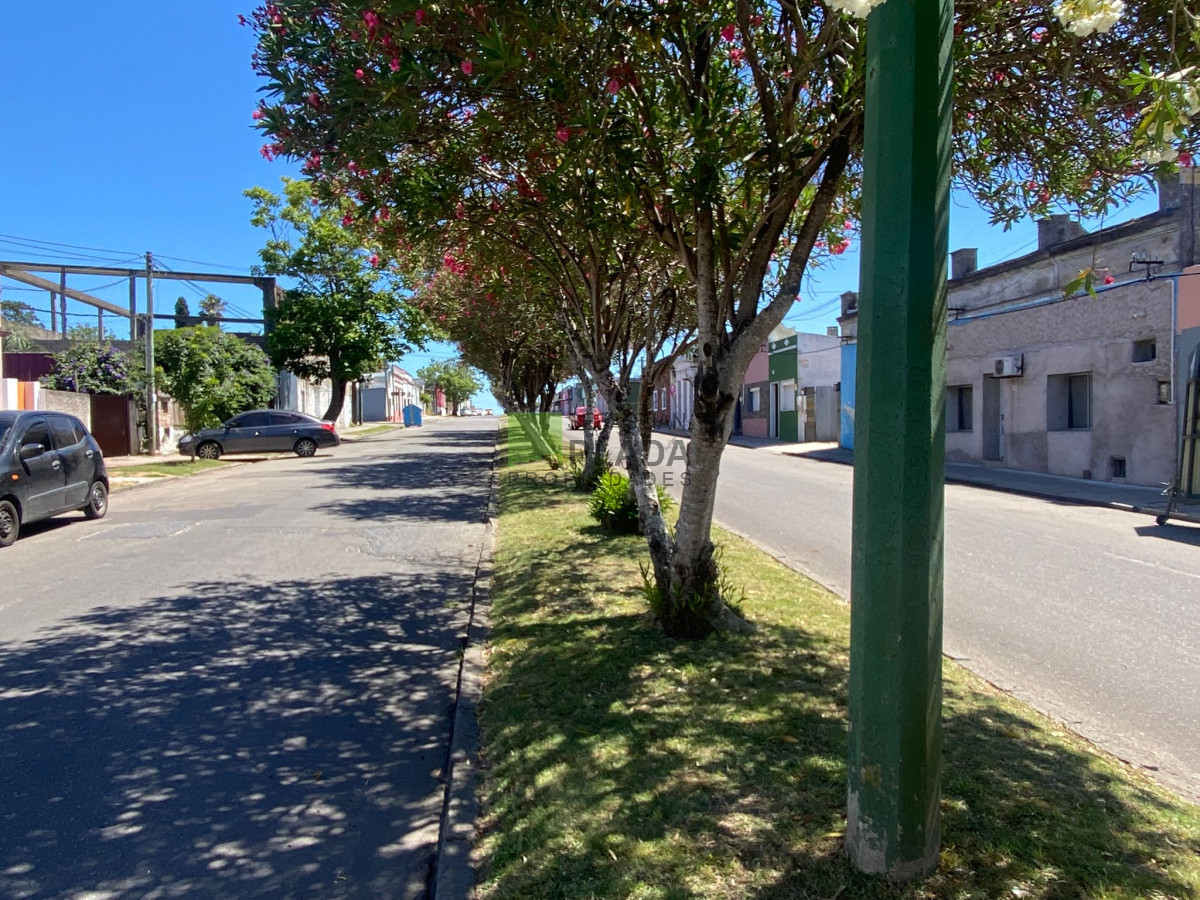Casa ID.940 - Casa Céntrica de 2 Dormitorios y cochera en Alquiler en San Carlos
