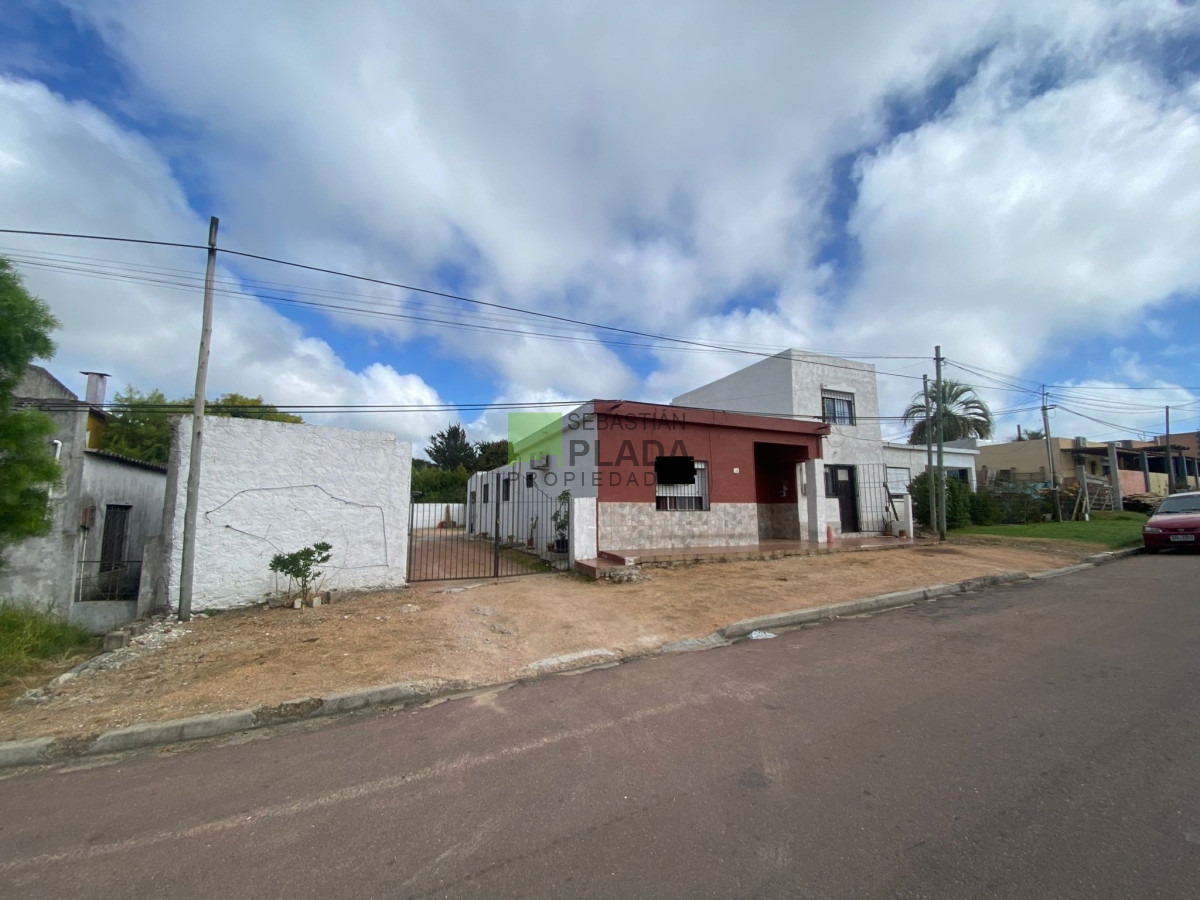 Casa ID.866 - Casa de 3 Dormitorios + Apto de 2 Dormitorios y 15 Cocheras en Venta en San Carlos