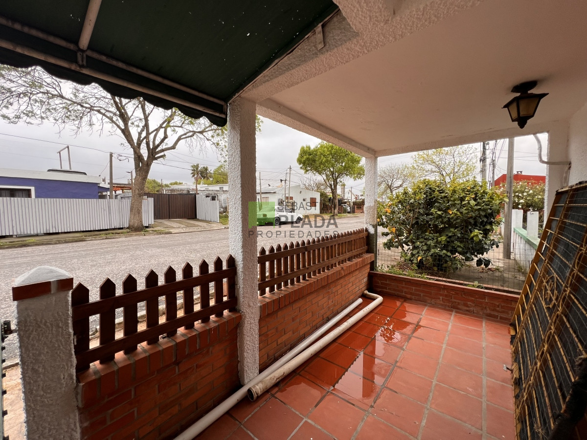 Casa ID.798 - Casa de 2 Dormitorios y Garaje en San Carlos