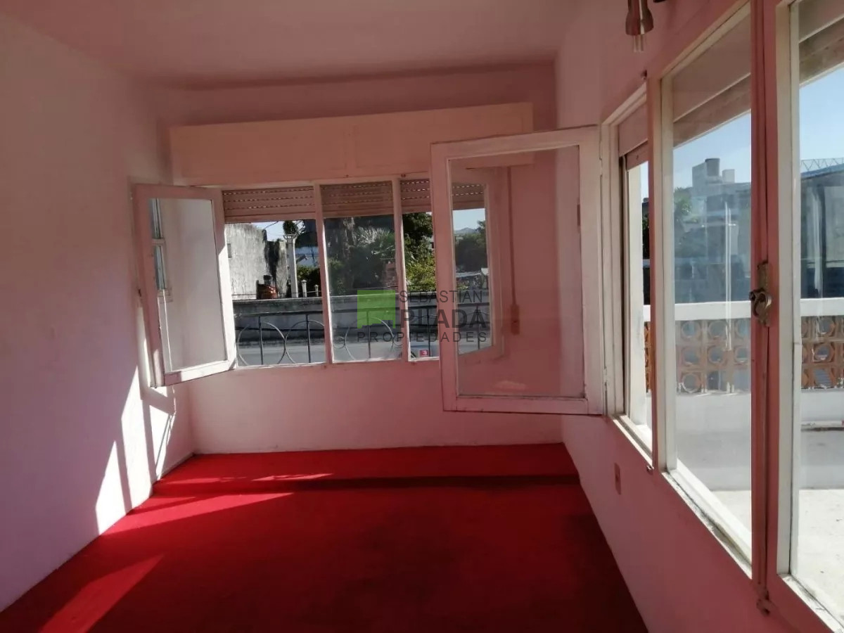 Casa ID.718 - Casa de 3 Dormitorios Céntrica, con garaje en Venta