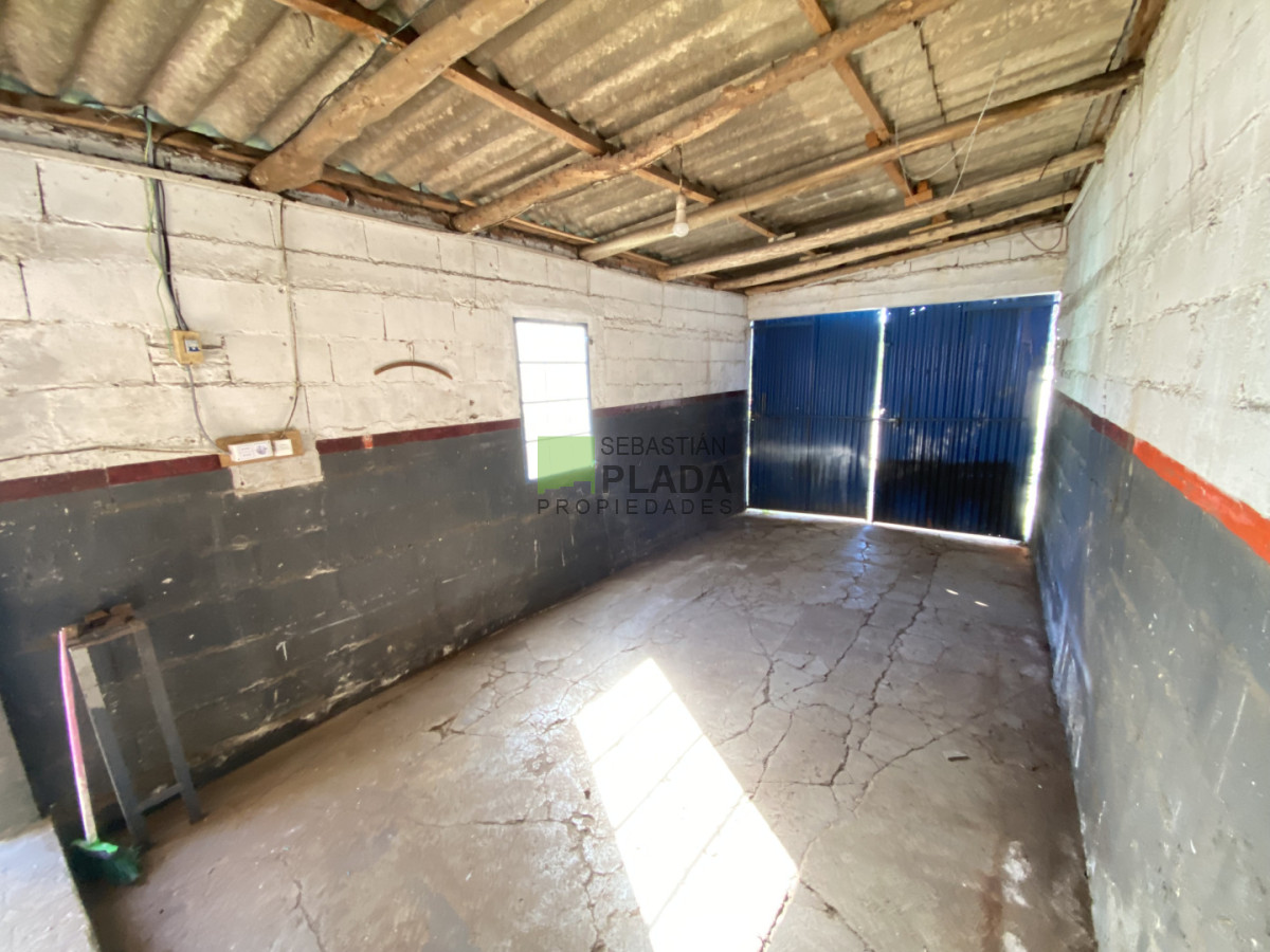 Casa ID.1099 - Casa de 1 dormitorio y entrada para auto en Alquiler en San Carlos
