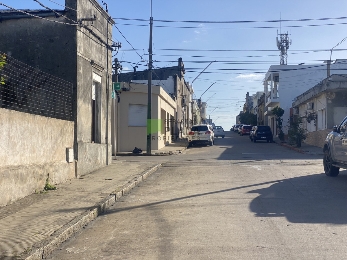 Casa ID.533 - Apartamento de altos 1 Dormitorio, en Alquiler en el Centro de San Carlos