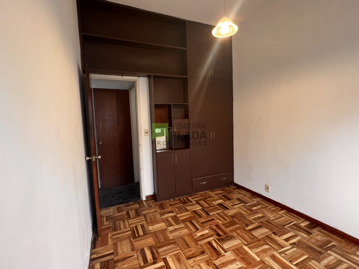 Casa ID.718 - Casa de 3 Dormitorios Céntrica, con garaje en Venta