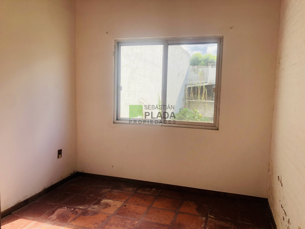 Casa ID.197 - Casa en PH, San Carlos Centro, 2 dormitorios, patio con parrillero en el Centro de San Carlos.