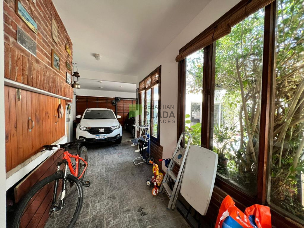Casa ID.896 - Importante Casa de 4 Dormitorios en Venta en San Carlos