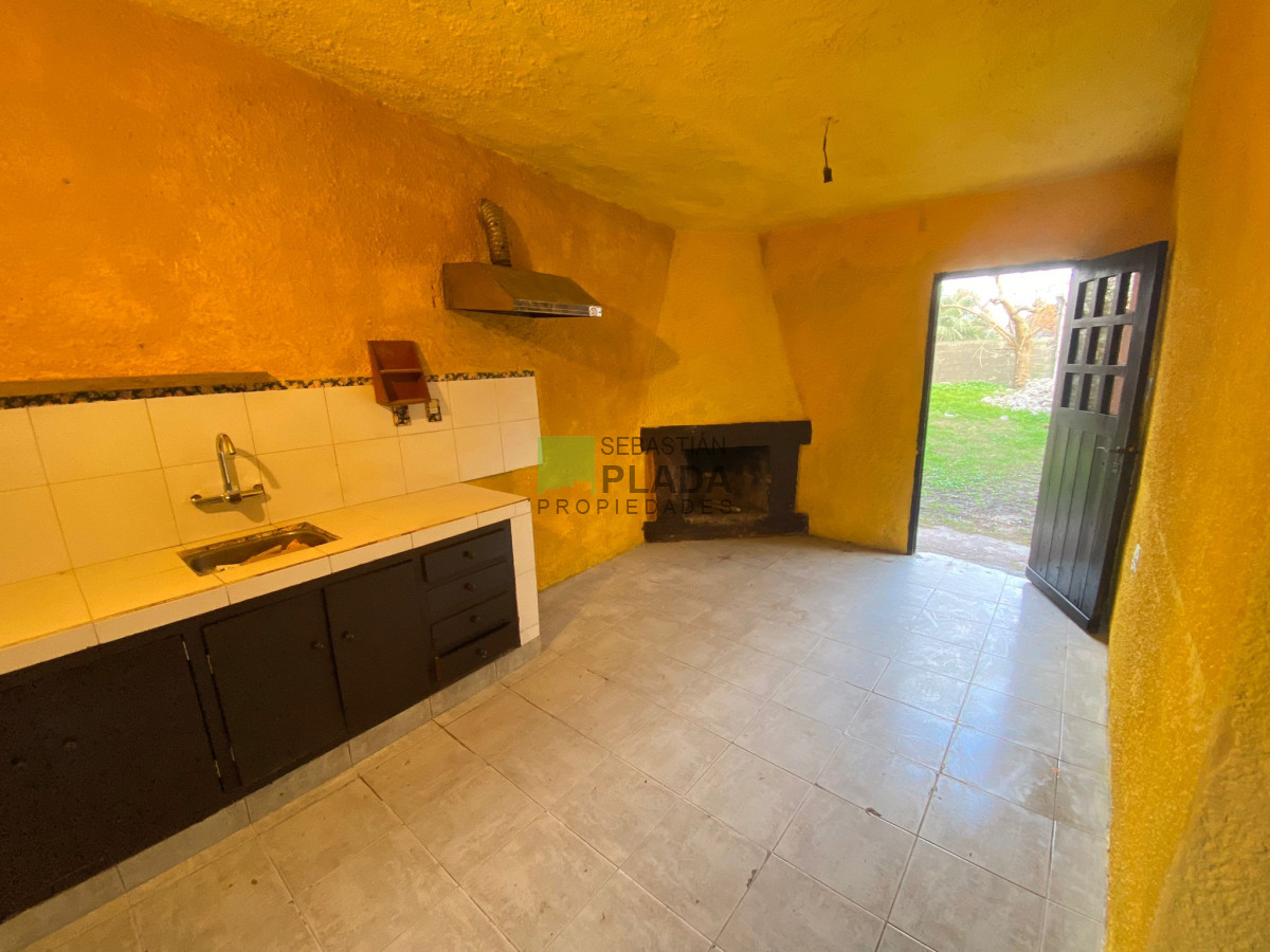 Casa ID.909 - Casa de 3 Dormitorios y Patio en Venta en el Centro de San Carlos