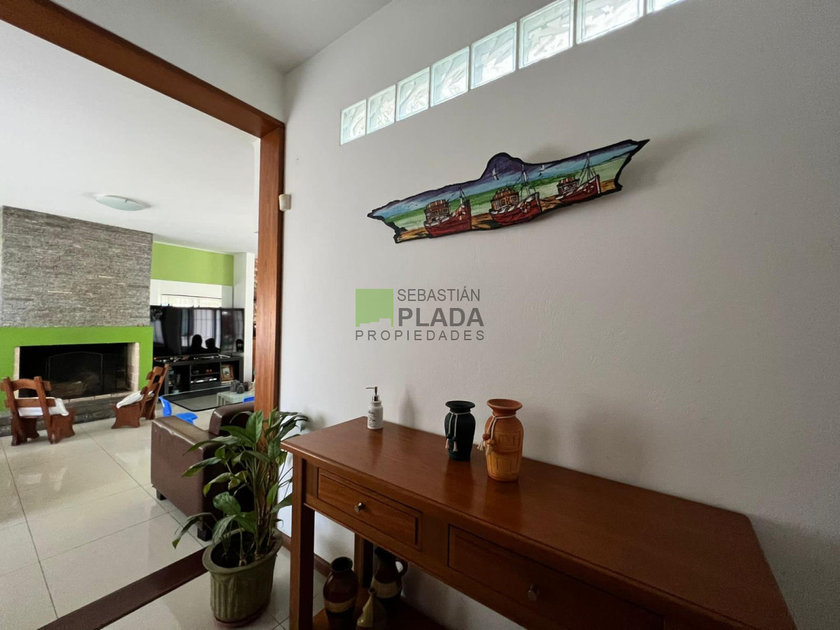 Casa ID.896 - Importante Casa de 4 Dormitorios en Venta en San Carlos