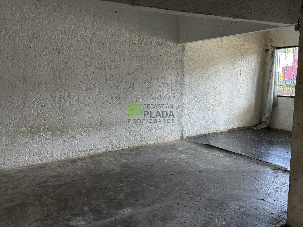 Casa ID.958 - Casa a Reciclar, con buen terreno.