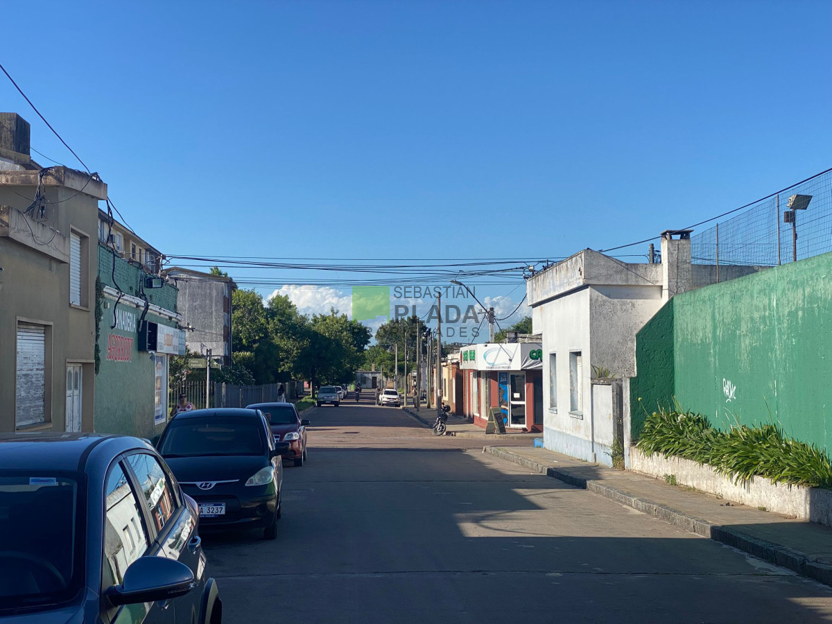 Casa ID.84 - Casa de Tres Dormitorios y Garaje en Venta en San Carlos