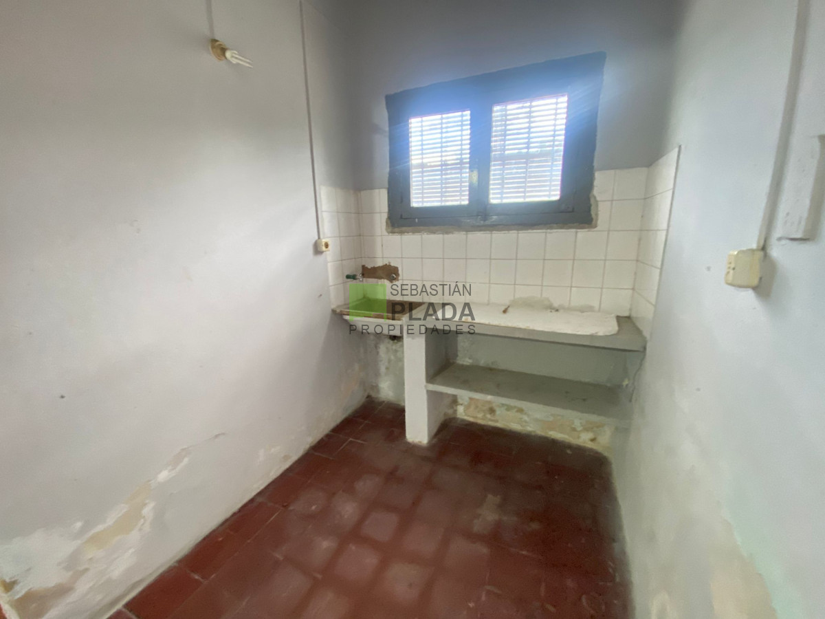 Casa ID.930 - Casa Céntrica 2 Dormitorios y Garaje en Venta en San Carlos