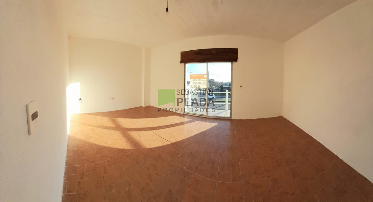 Casa ID.576 - PRÓXIMAMENTE EN ALQUILER!! Casa de altos, 3 dormitorios sobre Av. Alvariza