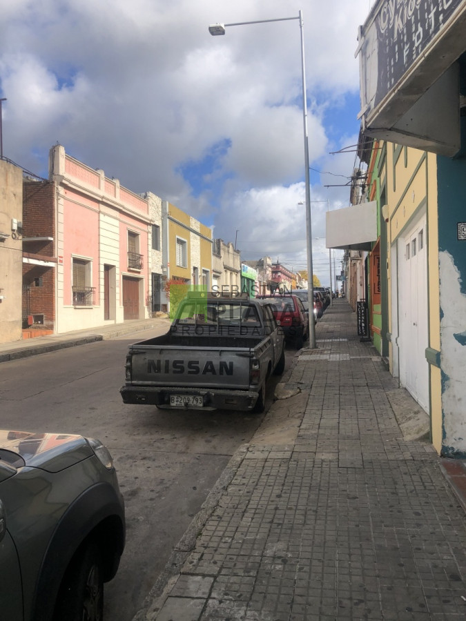 Casa ID.197 - Casa en PH, San Carlos Centro, 2 dormitorios, patio con parrillero en el Centro de San Carlos.