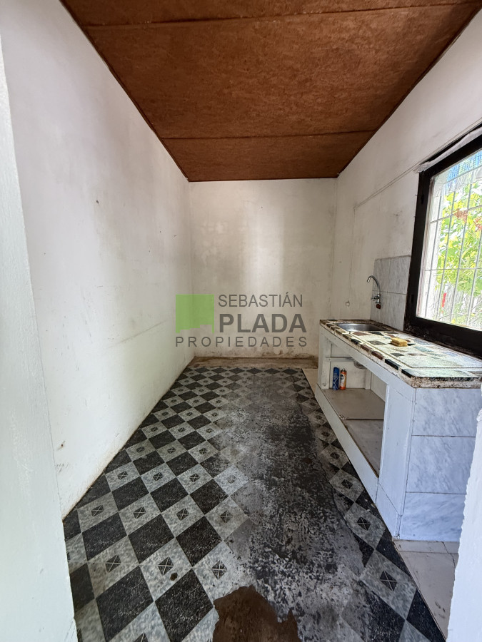 Casa ID.1032 - Casa 2 dormitorios, céntrica, amplio terreno