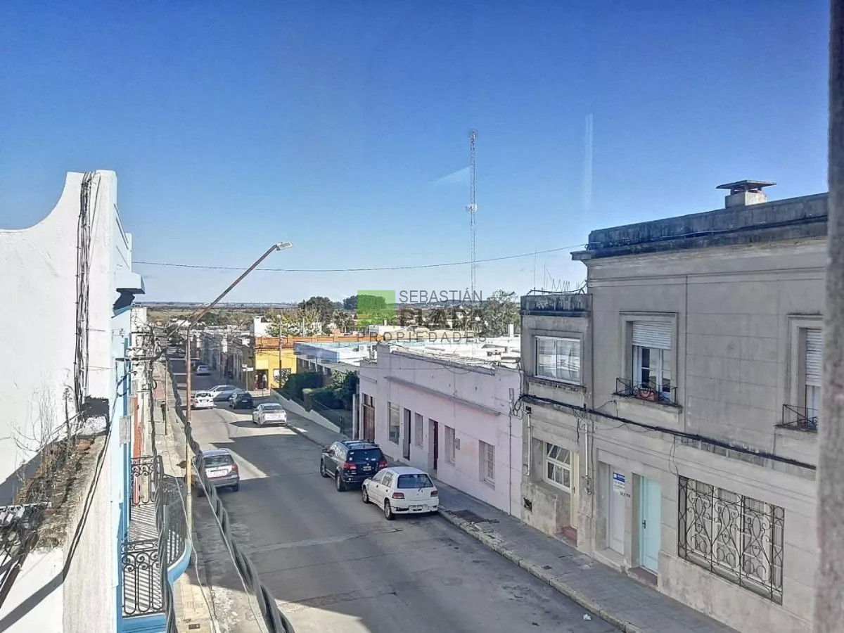 Casa ID.718 - Casa de 3 Dormitorios Céntrica, con garaje en Venta