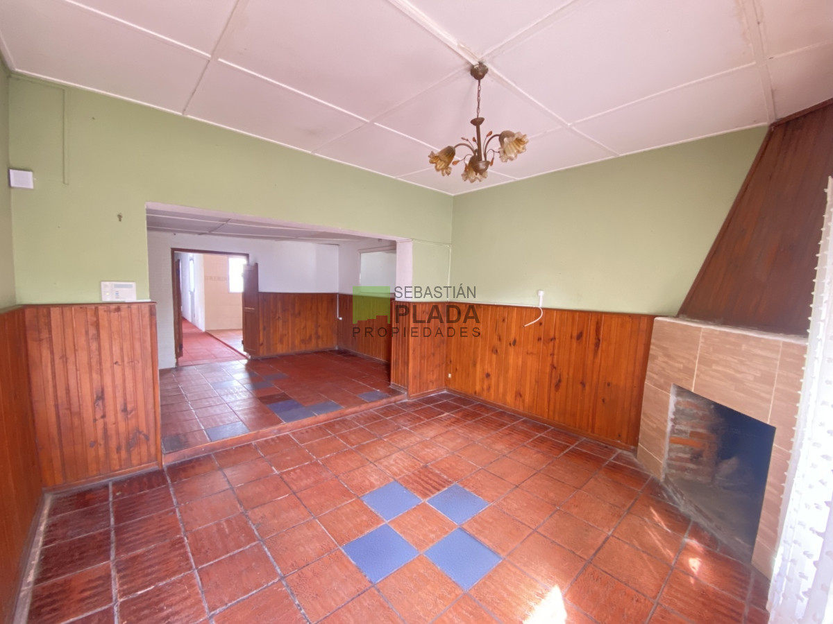 Casa ID.848 - Casa Tres Dormitorios, garaje, patio.  Venta en San Carlos