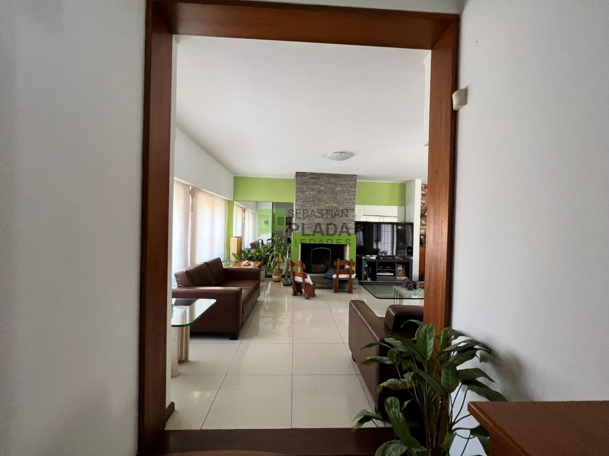 Casa ID.896 - Importante Casa de 4 Dormitorios en Venta en San Carlos