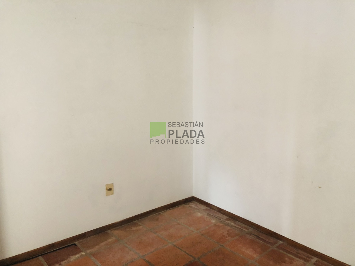 Casa ID.197 - Casa en PH, San Carlos Centro, 2 dormitorios, patio con parrillero en el Centro de San Carlos.