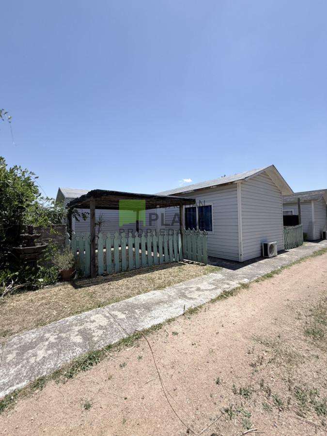 Casa ID.1042 - En alquiler 2 dormitorios, cochera