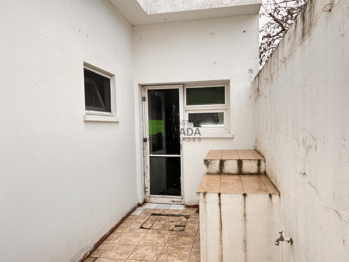 Casa ID.718 - Casa de 3 Dormitorios Céntrica, con garaje en Venta